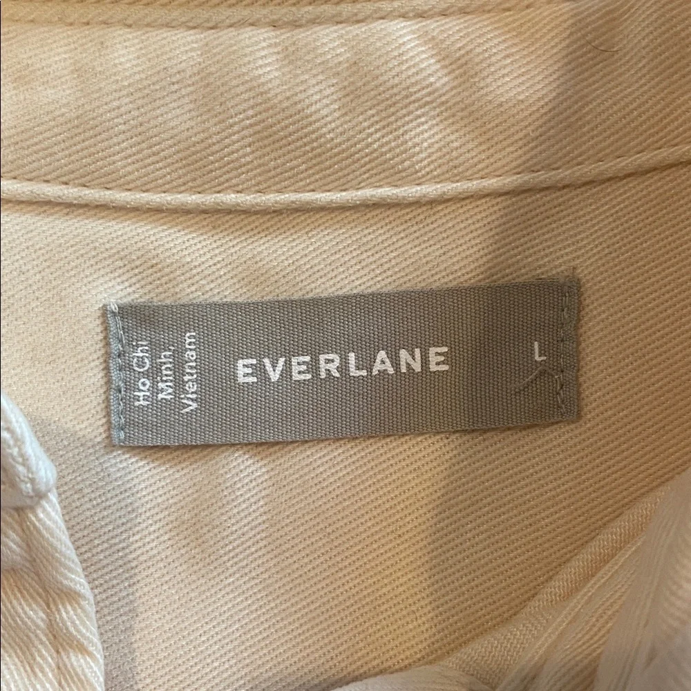 Everlane - TENCEL Boxy Shirt - Cream / Parchment - Picture 4 of 5